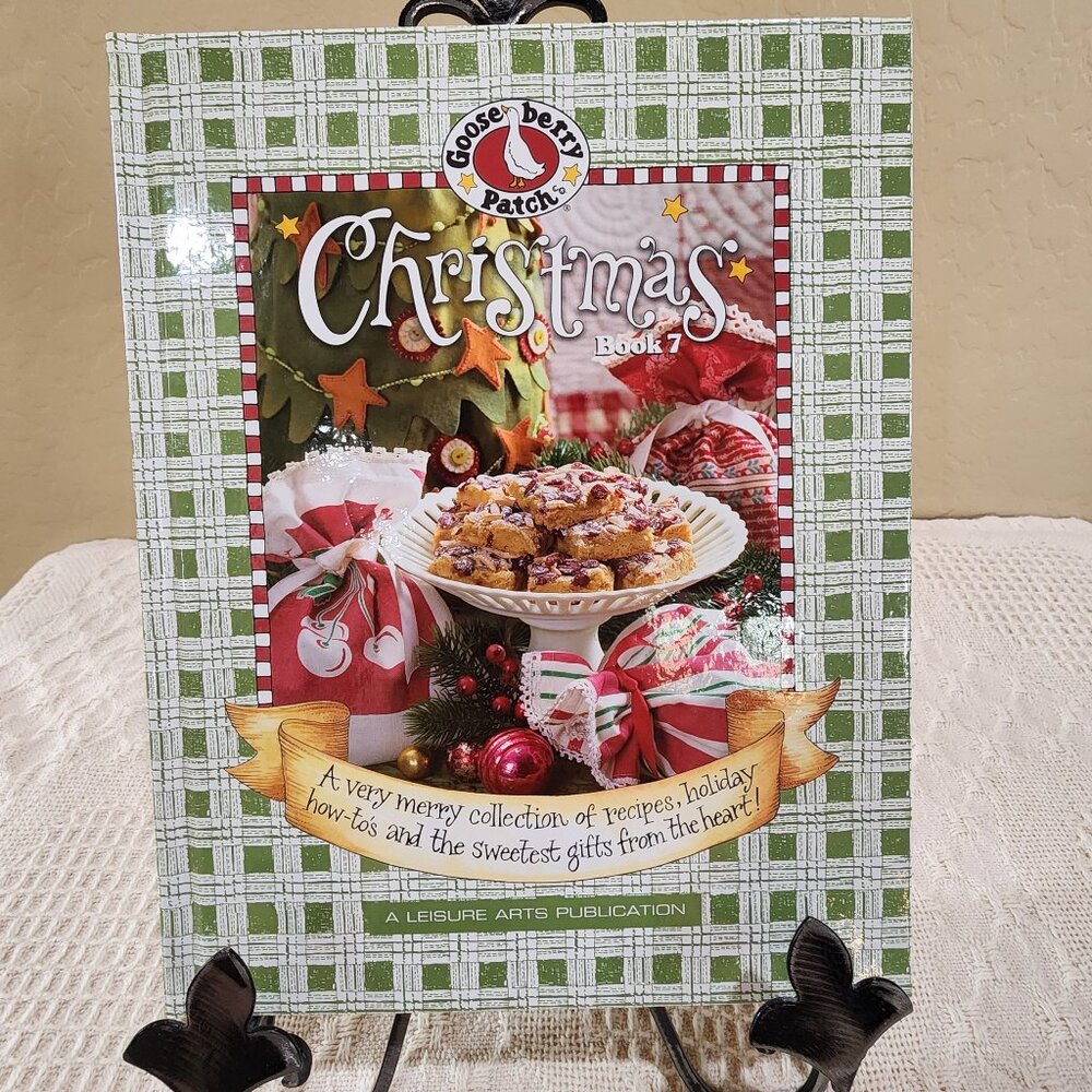 Book 7 - Gooseberry Patch Christmas Holiday Crafts Baking Decor Gift Ideas